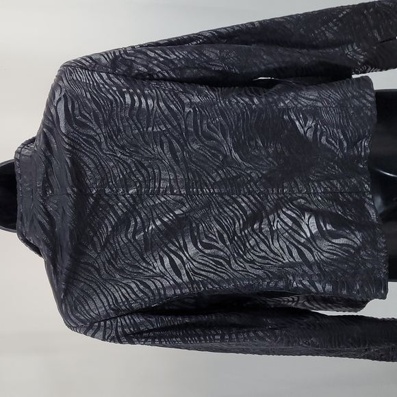 Zebra Jacket - Picture 4 of 5